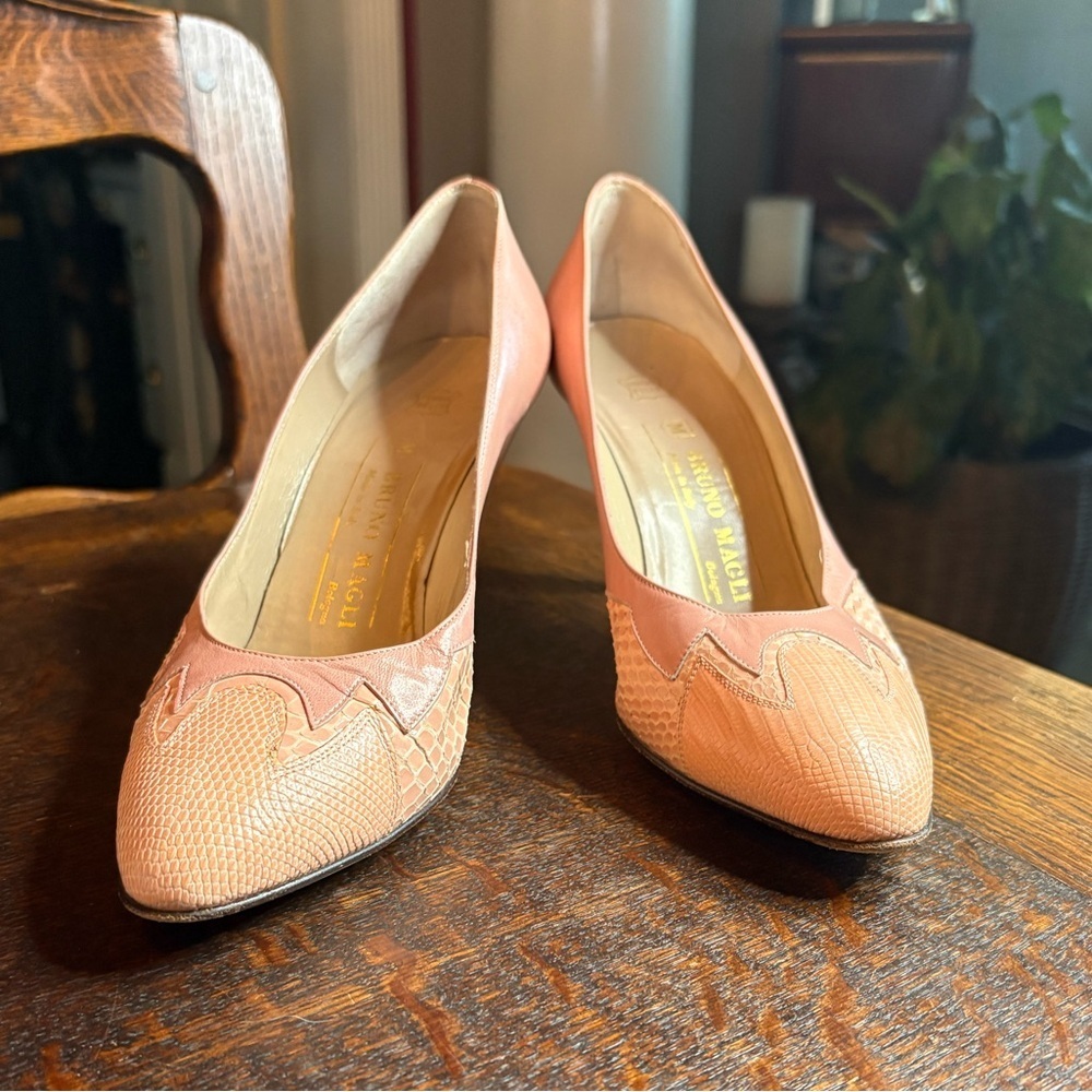 Vintage Bruno Magli Pink Snakeskin Embossed Leather Heels. Size 7.5